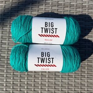 Big twist Value Yarn in the color Teal